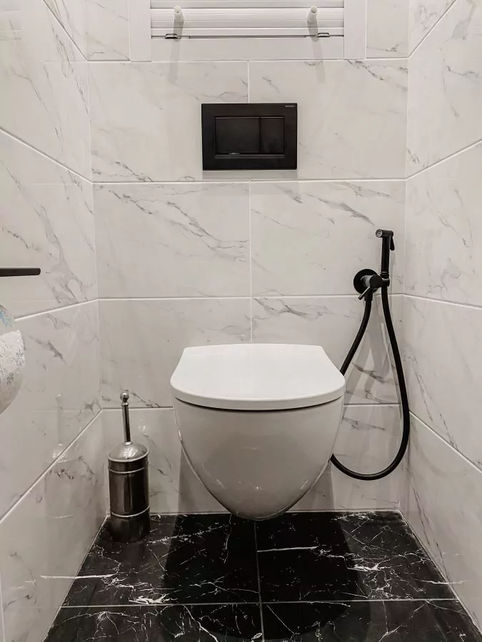 Ремонт ванной комнаты и санузла бело-черный стиль